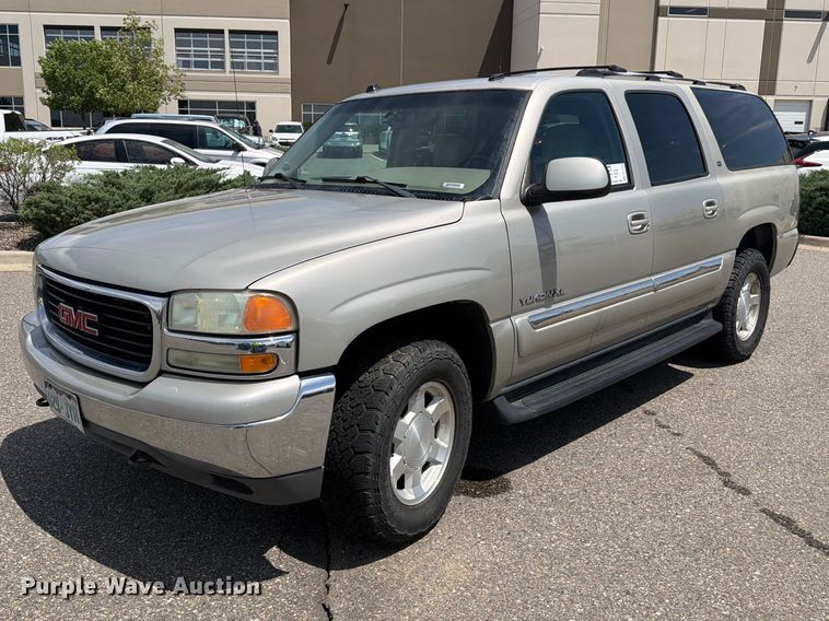 2004 GMC Yukon XL SUV - FM7536