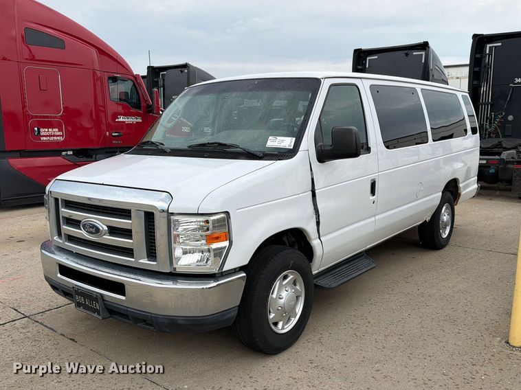 2012 Ford E350 Super Duty  - FN5779