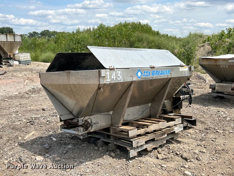 Western Ice Breaker salt spreader - FT6101