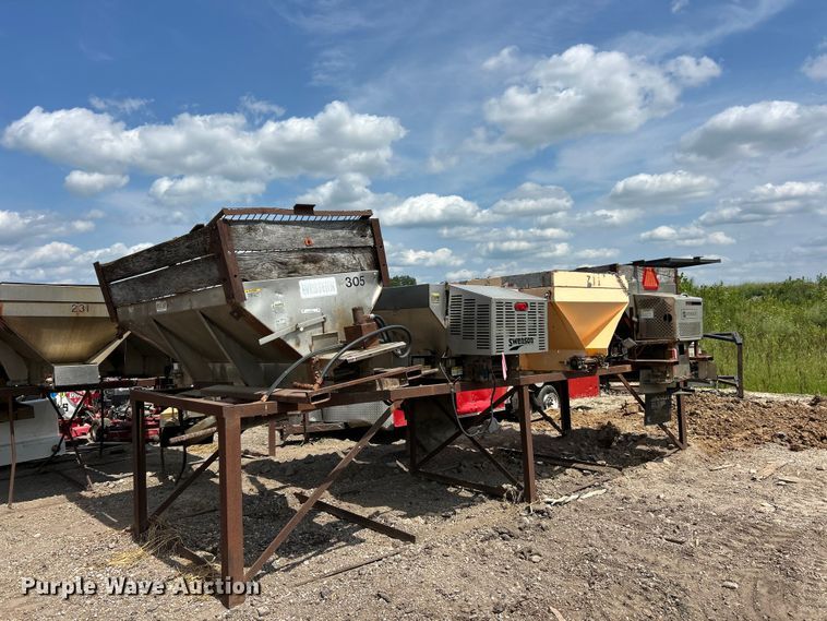 (4) salt spreaders - FT6105