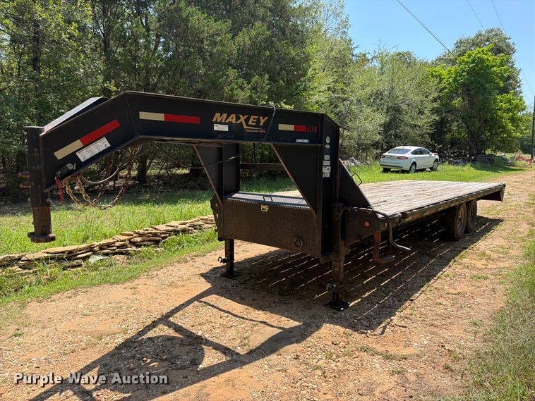 2013 Maxey equipment trailer - FU1002