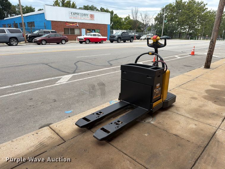 2012 Yale MPE060LFN24T2748 pallet jack - FU4507