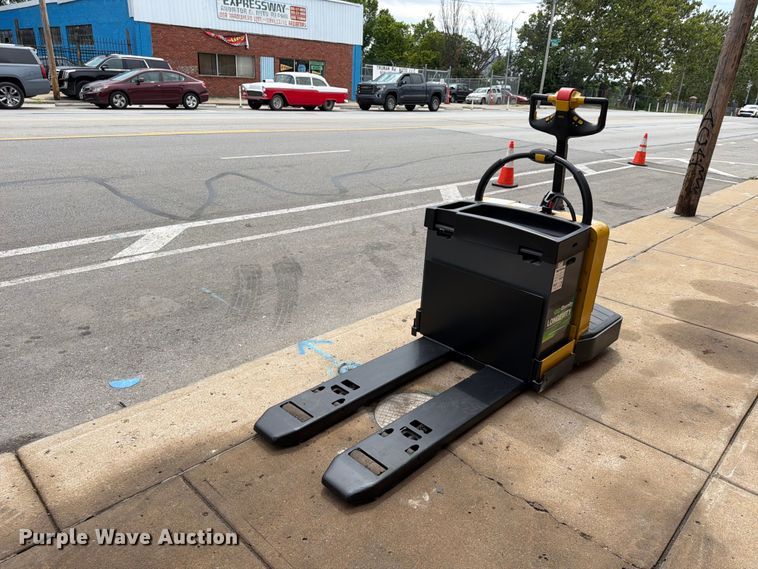 2011 Yale MPE060LFN24T2748 pallet jack - FU4512
