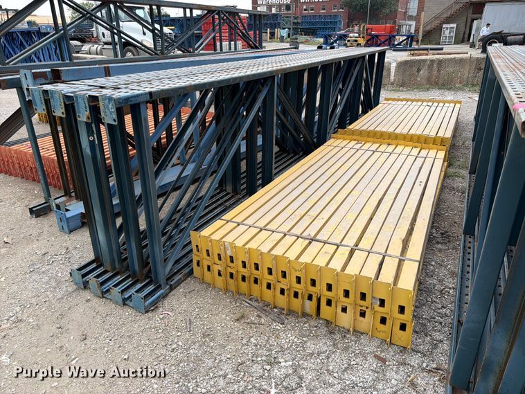 T-bolt pallet racking - MQ9052