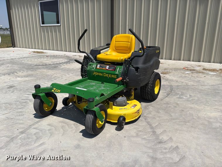 2007 John Deere Z225A EZtrak ZTR lawn mower - MZ9755