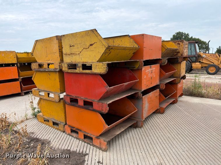 (21) storage bins - MZ9784