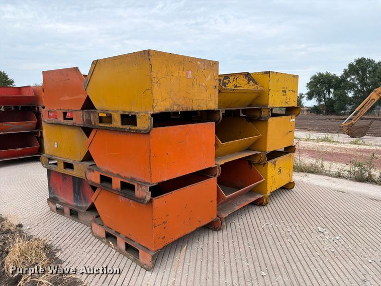(18) storage bins - MZ9785