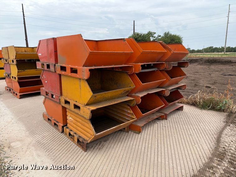 (18) storage bins - MZ9789