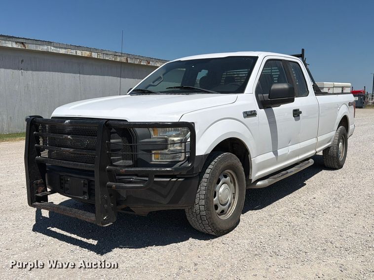 2016 Ford F150 Ext. Cab pickup truck - MZ9836