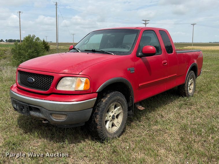 2002 Ford F150 Ext. Cab pickup truck - NA9402