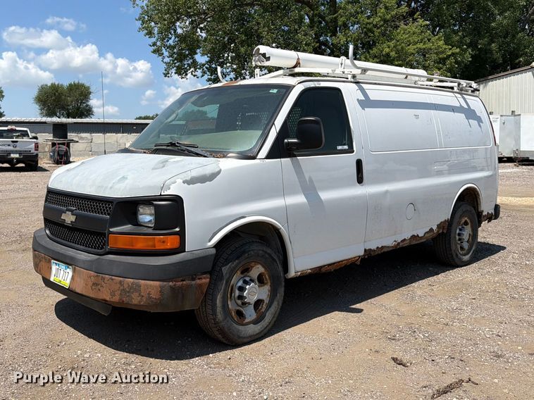 2007 Chevrolet Express 2500 van - OE9614