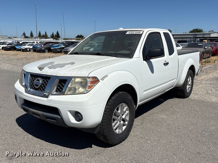 2016 Nissan Frontier Ext. Cab pickup truck - YA3387