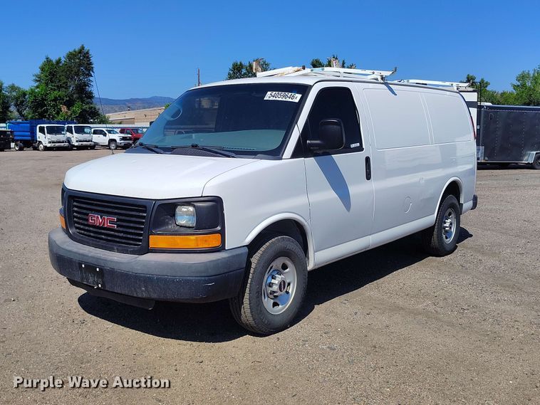 2015 GMC Savana 2500 van - YA3616