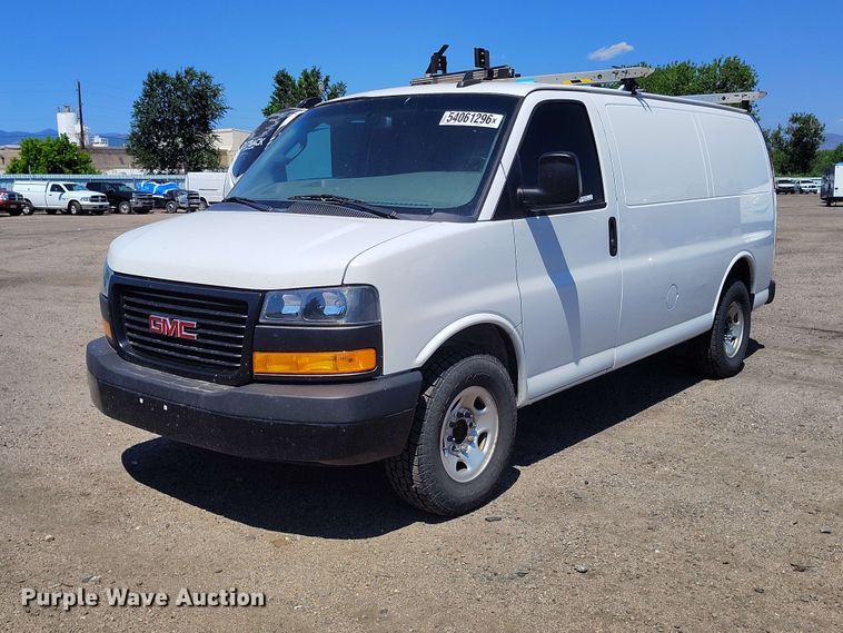 2020 GMC Savana 2500 van - YA3618