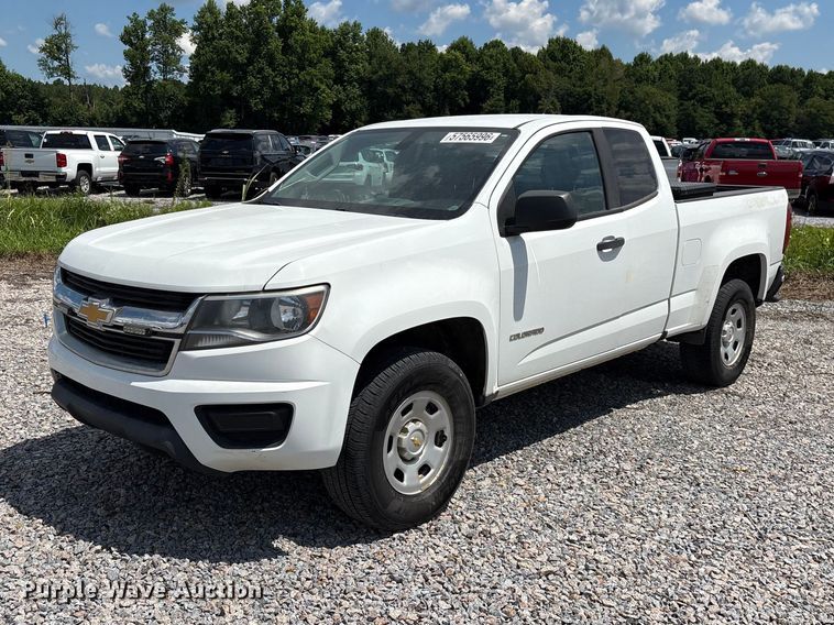 2018 Chevrolet Colorado Ext. Cab pickup truck - YA3883