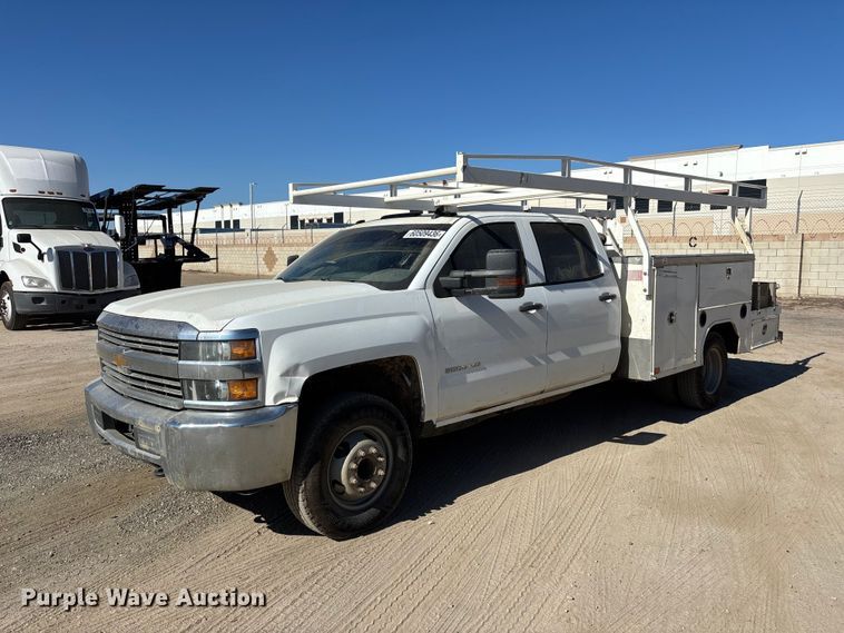 2017 Chevrolet Silverado 3500 utility bed pickup truck - YA4144