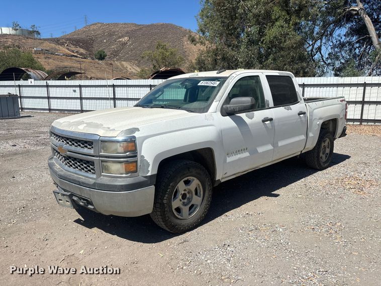 2015 Chevrolet Silverado 1500 Crew Cab pickup truck - YA4206