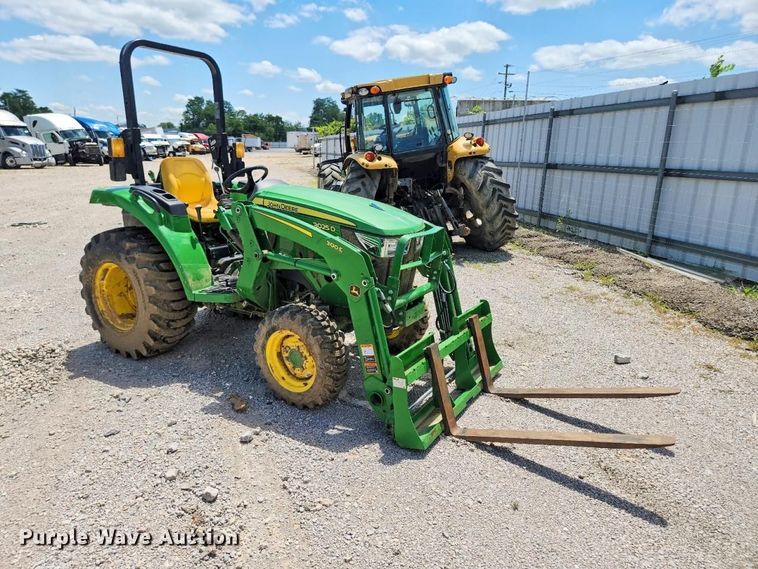 2022 John Deere 3025D MFWD tractor - YA4490