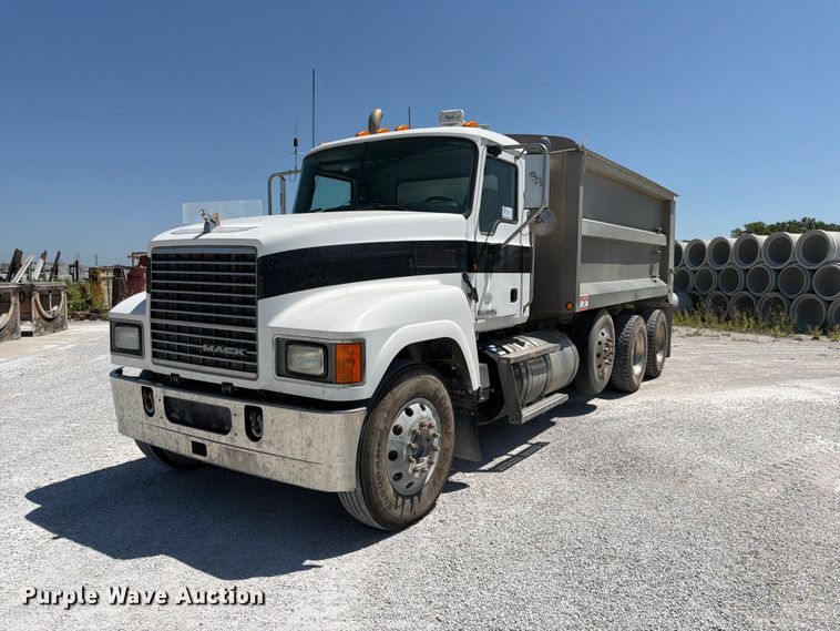 2012 Mack Pinnacle CHU613 dump truck - DN6651