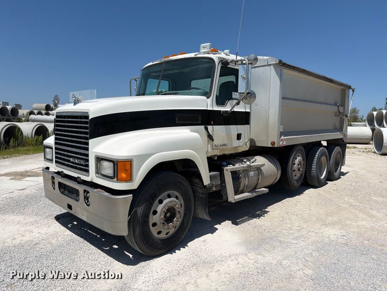 2013 Mack CHU613 dump truck - DN6653