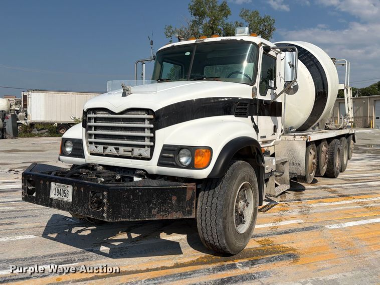 2004 Mack Granite CV713 ready mix truck - DN6664