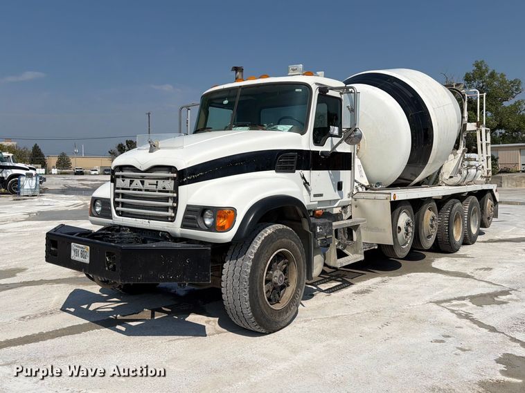 2006 Mack Granite CV713  ready mix truck - DN6667