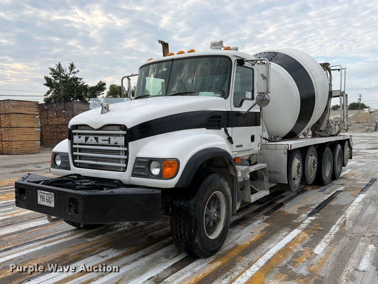 2006 Mack Granite CV713 ready mix truck - DN6672