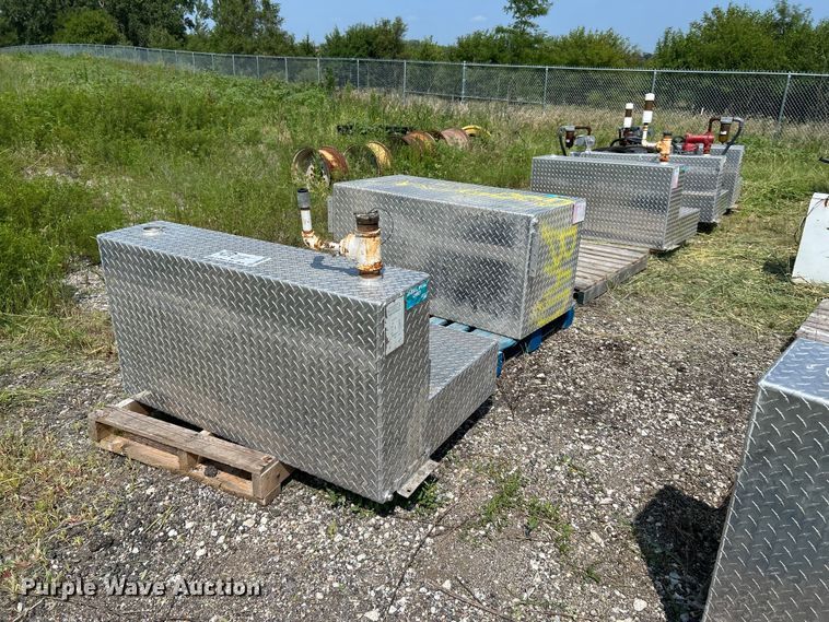(5) fuel tanks - DN6685