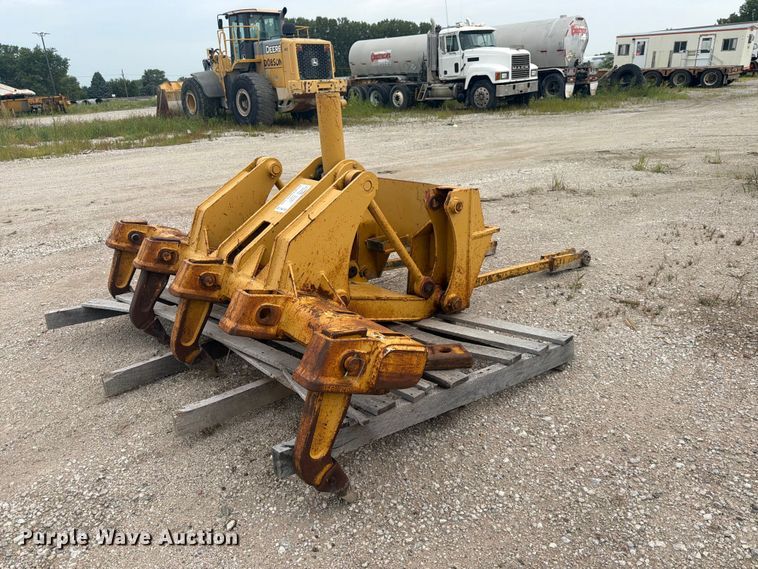 2001 Diamond Attachments 140H ripper - DN6705