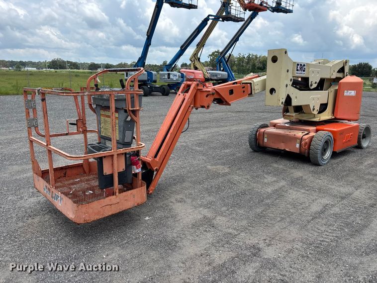 2006 JLG E400AJPN boom lift - DV7260