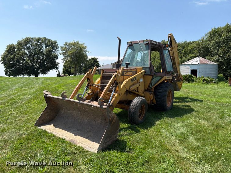 1986 Case 580 Super E backhoe - DV8560