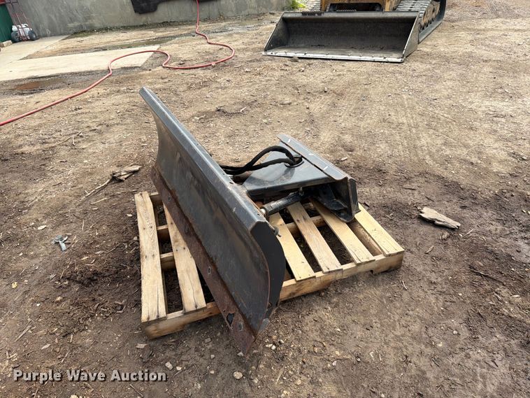 Paladin X compact utility loader dozer blade - DV8568