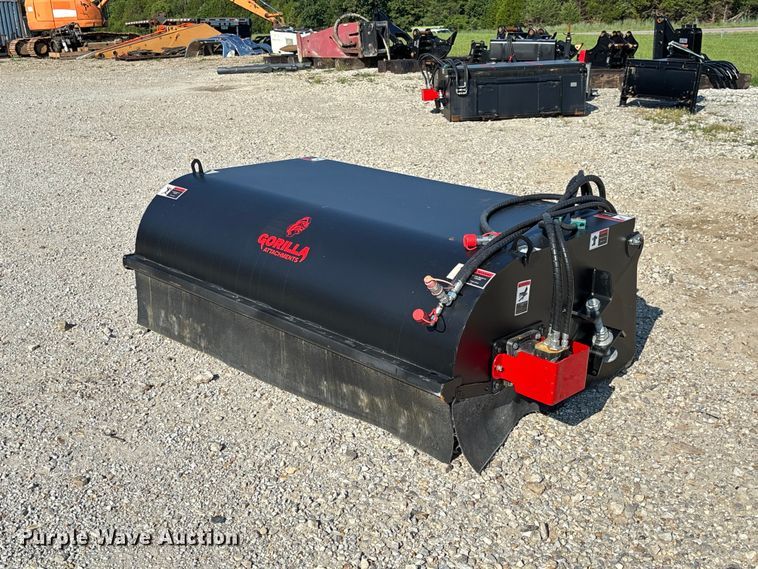 Gorilla 72 skid steer sweeper - DZ4515