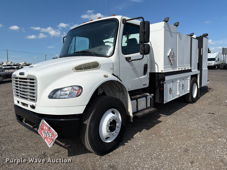 2012 Freightliner Business Class M2 fuel / lube truck - EG9270