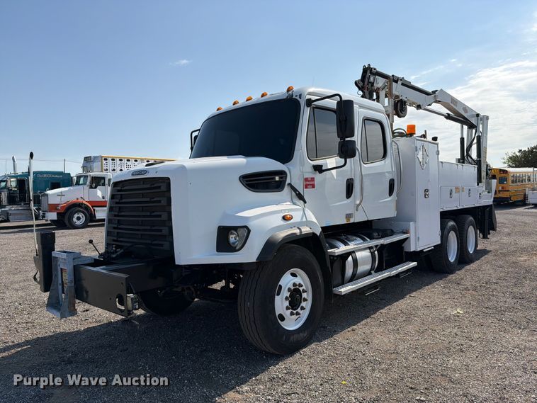 2016 Freightliner 108SD Crew Cab crane truck - EG9296