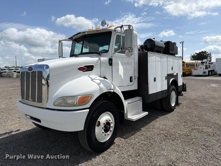 2006 Peterbilt 335 utility / service truck - EG9324