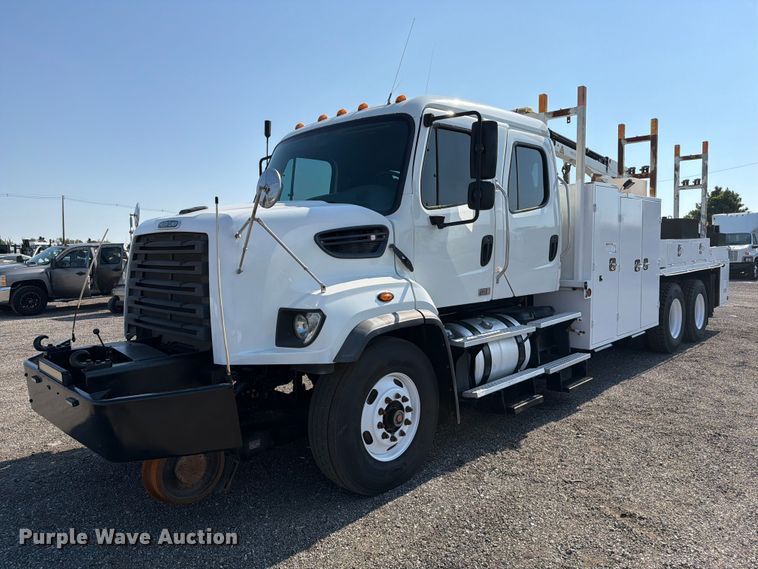2013 Freightliner 108SD Crew Cab crane truck - EG9328