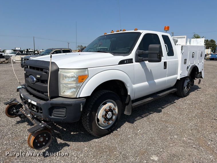 2014 Ford F250 Super Duty Ext. Cab utility bed pickup truck - EG9334
