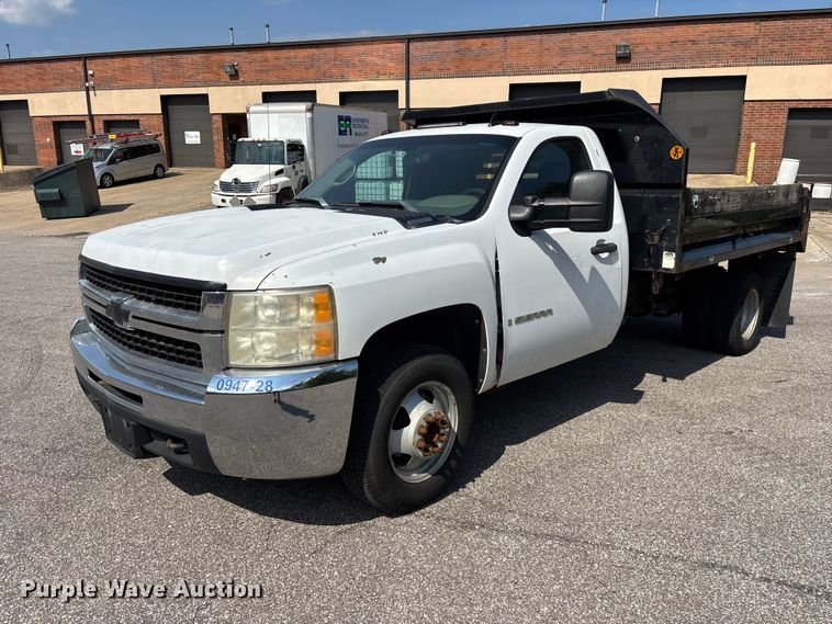 2009 Chevrolet Silverado 3500 dump bed pickup truck - EM5096