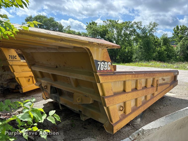 Caterpillar 769C haul truck bed - EO4330
