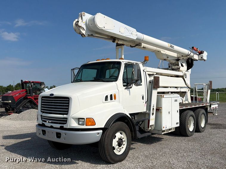 1998 Ford LT8513 bucket truck - EO8619
