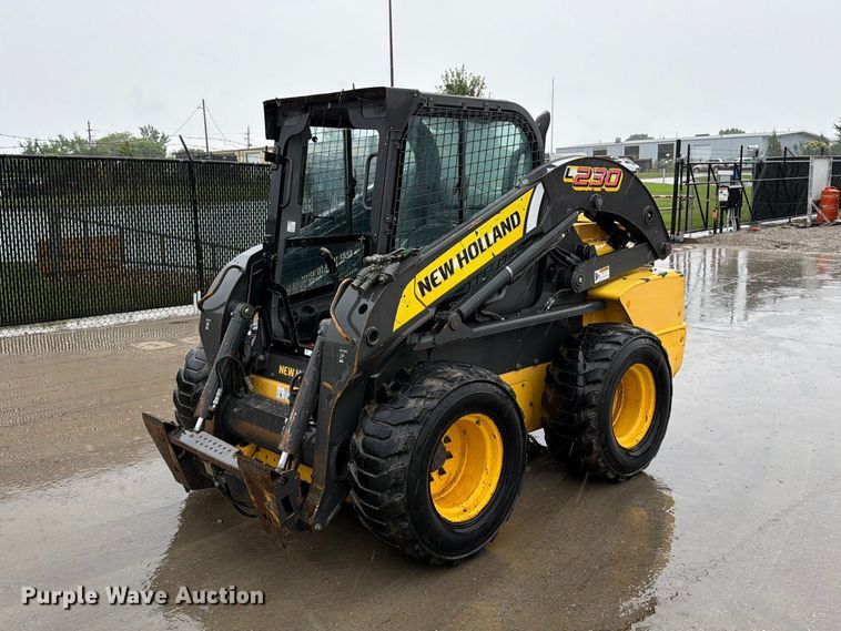2012 New Holland L230 skid steer loader - EO8654