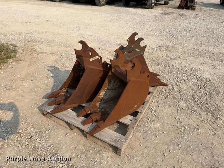 (3) Kubota 12" W mini excavator buckets - EO8665
