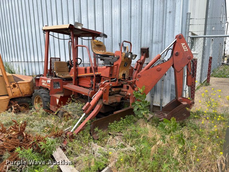 1999 Ditch Witch 3700DD trencher - ER1925