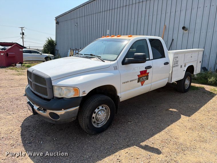 2005 Dodge Ram 3500 Ext. Cab utility bed pickup truck - ER1937
