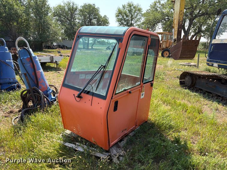 JLG G10-43A telehandler cab - ER1958