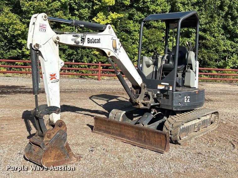 2016 Bobcat E26 mini excavator - ET0413