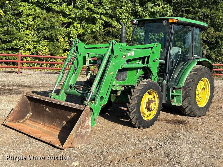 2017 John Deere 5075E MFWD tractor - ET0414