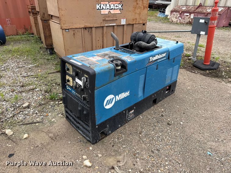 Miller Trailblazer 302 Air Pak welder/generator - EV6039