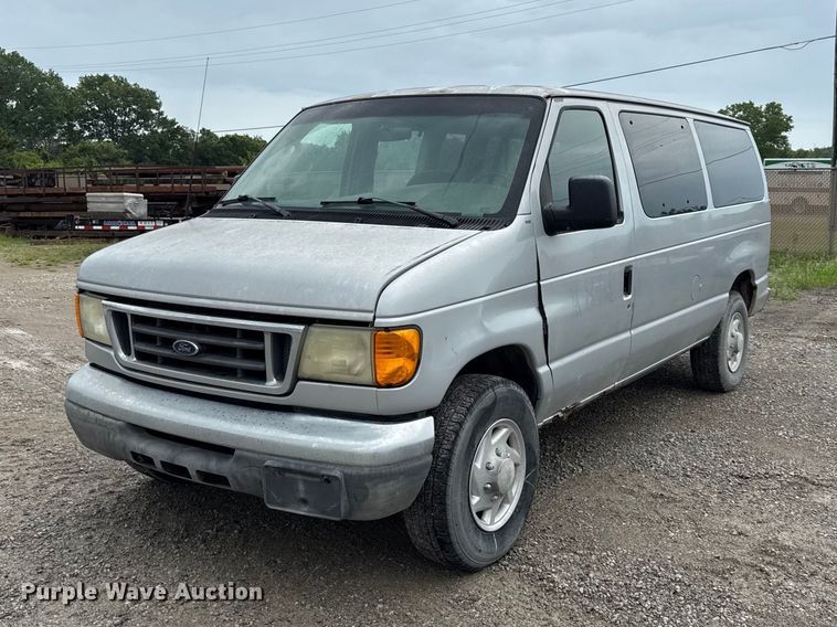 2006 Ford E350 Super Duty XLT van - EV6041